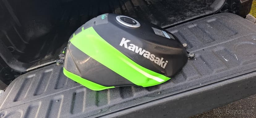 KAWASAKI  ZX6R NINJA  NÁDRŽ