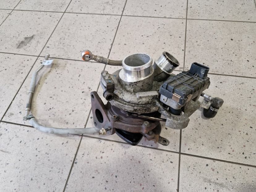 Range Rover 4.4 TDV8 pravé primární turbodmychadlo