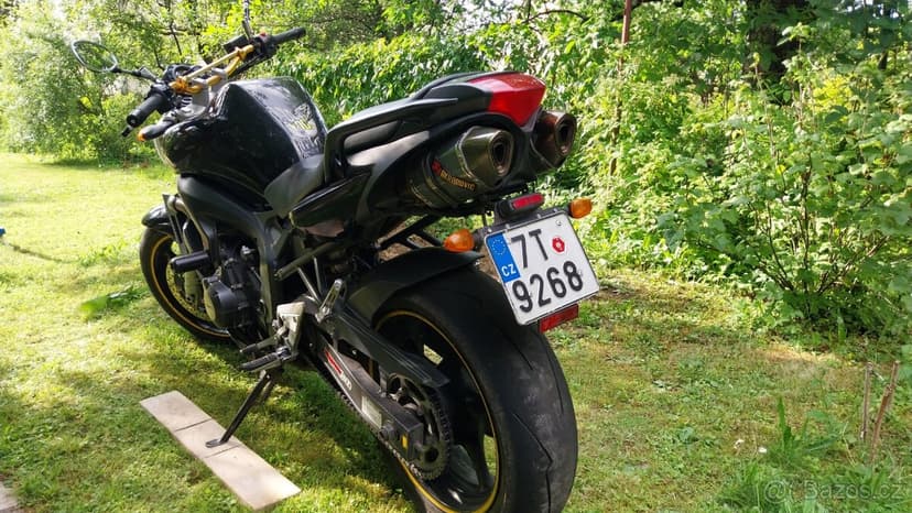 Yamaha FZ6N FAZER - AKRAPOVIČ