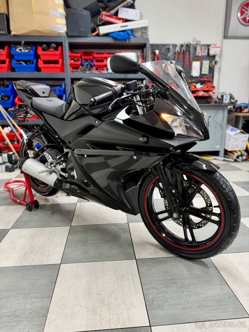 Yamaha YZF-R125 2012 25000KM TOP STAV ZÁRUKA