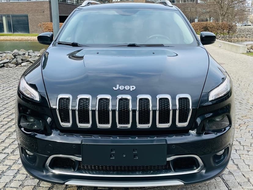 Jeep Cherokee 2.2D 4x4 147KW AUT FULL KAMERA VÝHŘEV SERVISKA