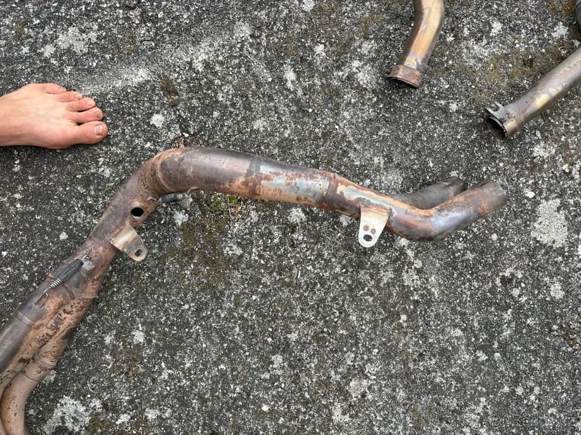 Ladaky a svody Arrow na Yamaha R1 07-08 Rn19