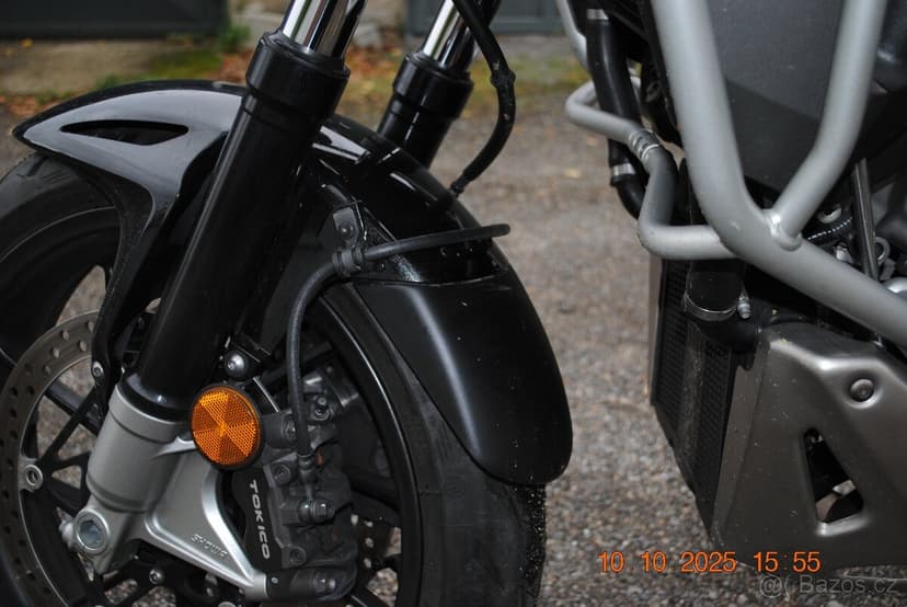 PRODÁM HONDU VFT 800X CROSSRUNNER 2016 NOVÝ MODEL