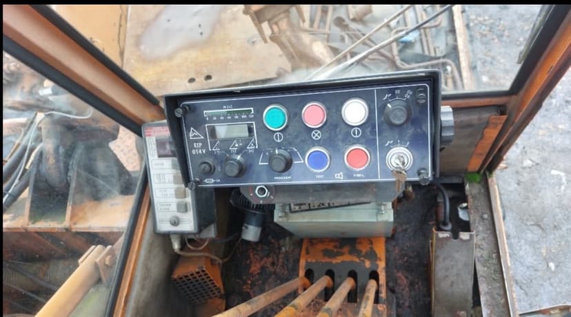 Tatra AV 14 - jeřáb