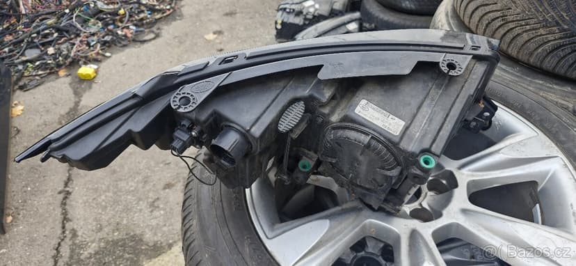 Leve predni svetlo range rover evoque