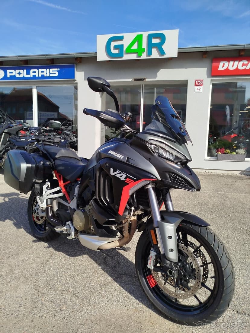Ducati Multistrada V4 S, ČR, 1. MAJITEL, VÝBAVA, SERVIS