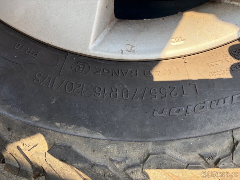 KOLA NISSAN NAVARA D40