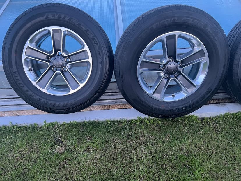 Nové kola Jeep Wrangler 255/70R18 113T Prodám kola Je