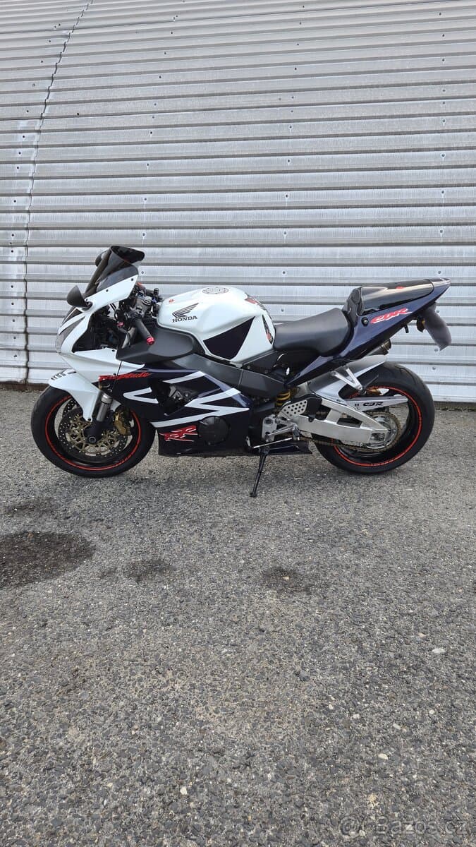 Honda cbr 954 rr fireblade
