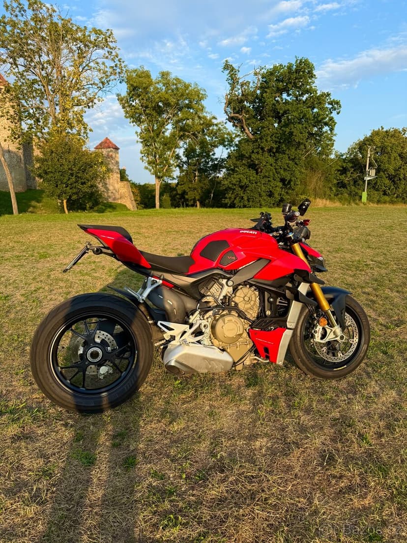 Ducati streetfighter V4s