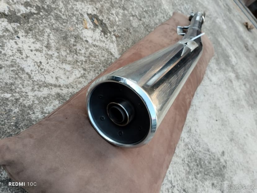 Suzuki GSX 1400 - originální výfuk pěkný