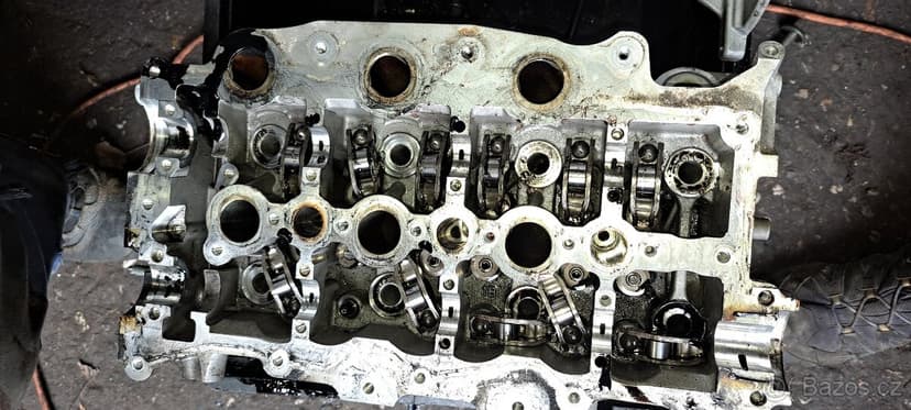 Hlava motoru jaguar land rover citroen 3.0 diesel