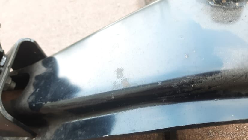 Nissan Navara D22 –Příčka převodovky