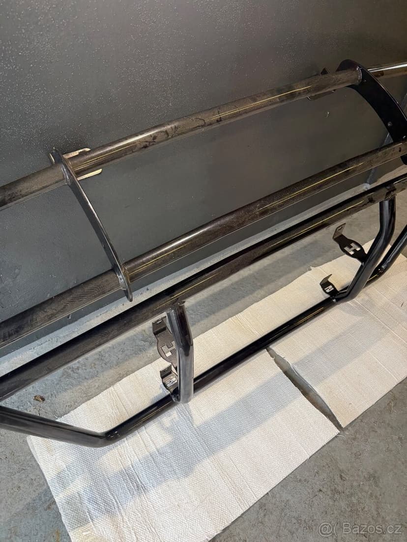 Hummer H2 rám přední