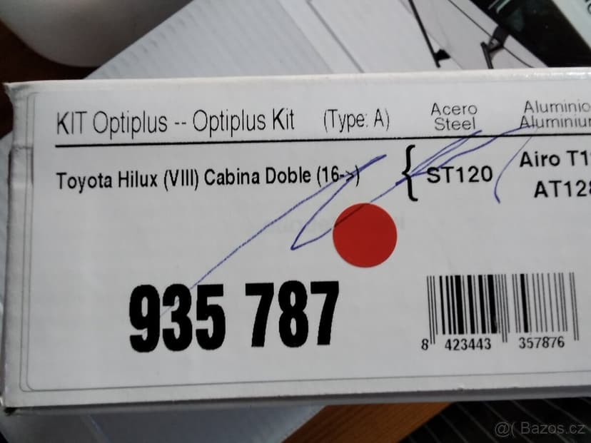 Prodám úplně nový střešní nosič pro vozidlo Toyota Hilux