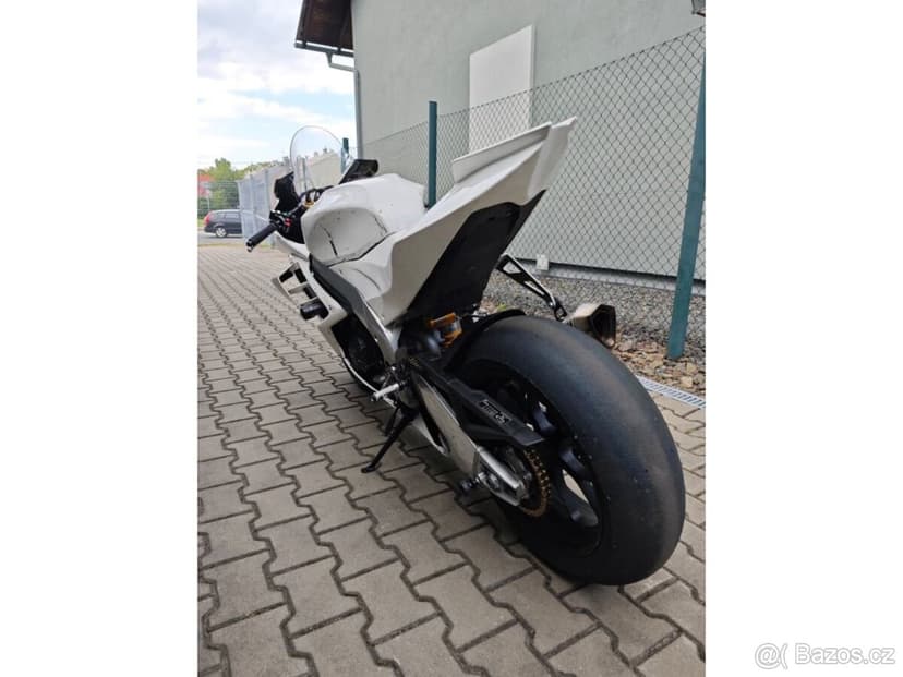 Aprilia RSV4 1100 Factory