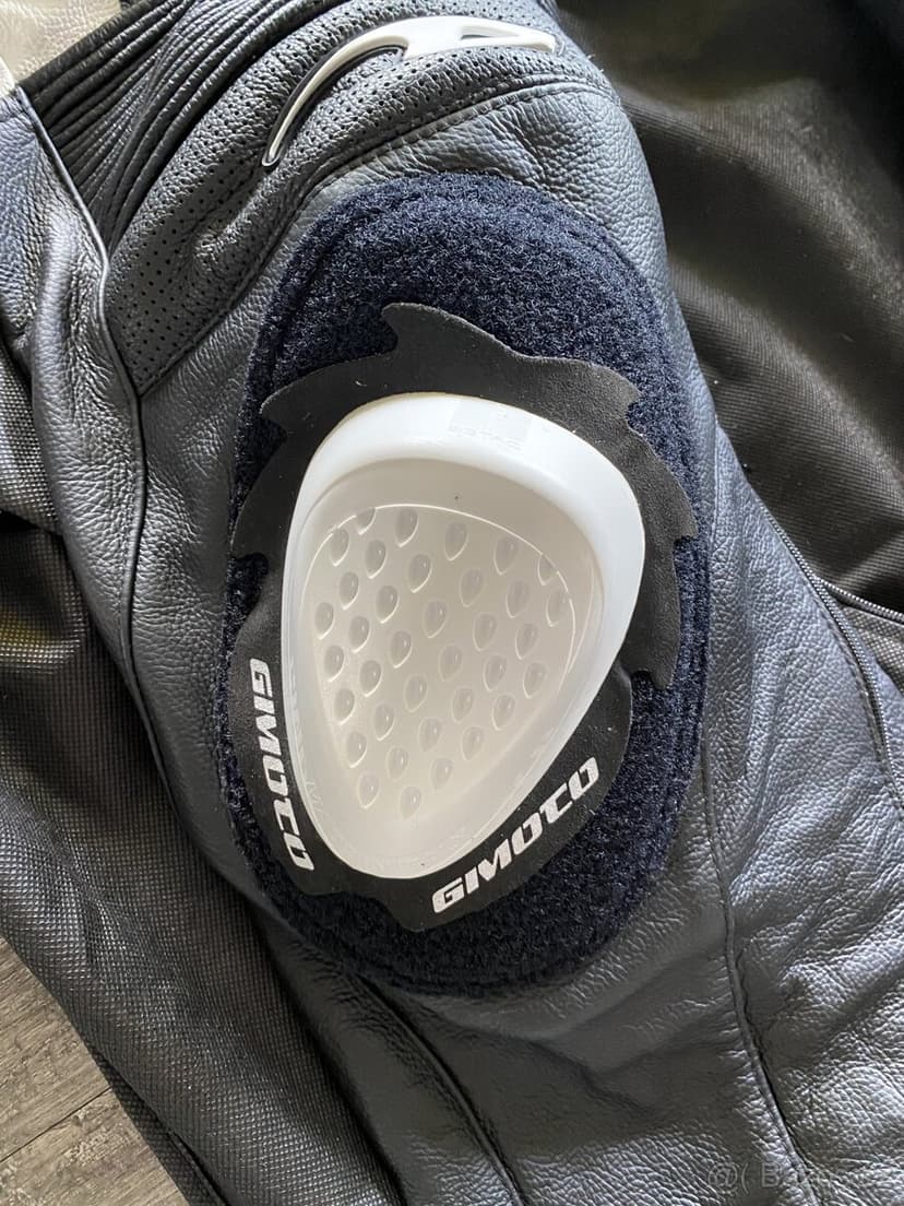 Prodej téměř nová kombinéza BMW S1000RR