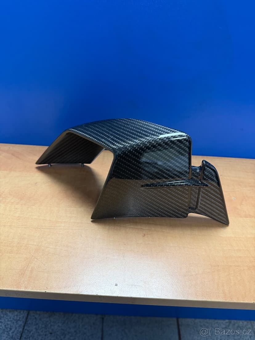 Bmw m1000rr levé kridlo