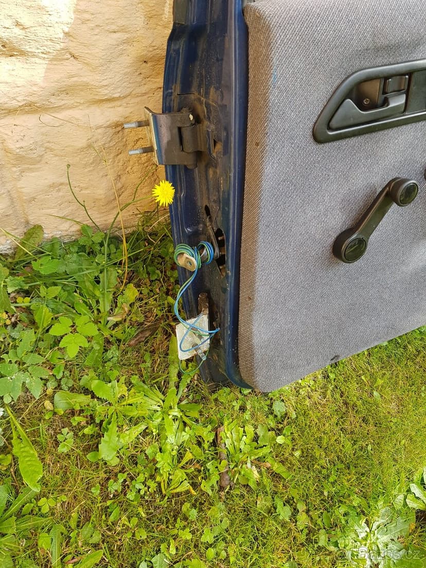 Pravé zadní dveře Ford Sierra mkII