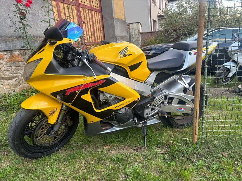 Honda CBR929RR Fireblade 01