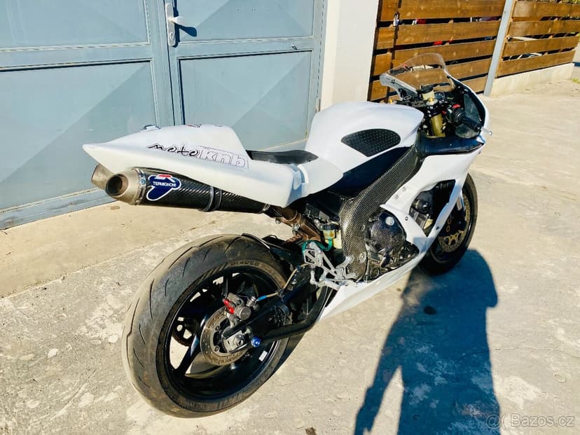 Yamaha YZF-R1, okruhovka možnost splátek a protiúčtu