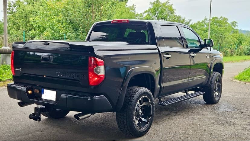 TOYOTA TUNDRA