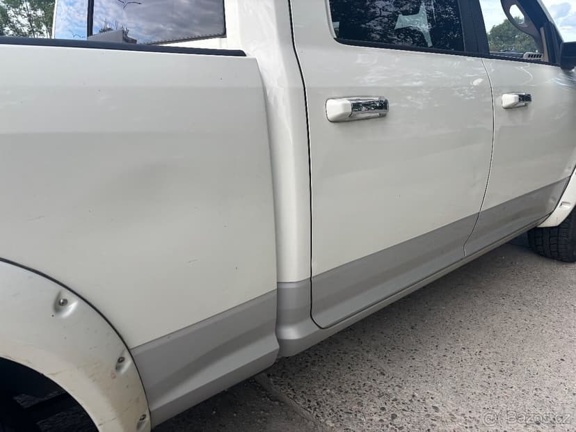 Dodge RAM 1500 Laramie 6míst DPH