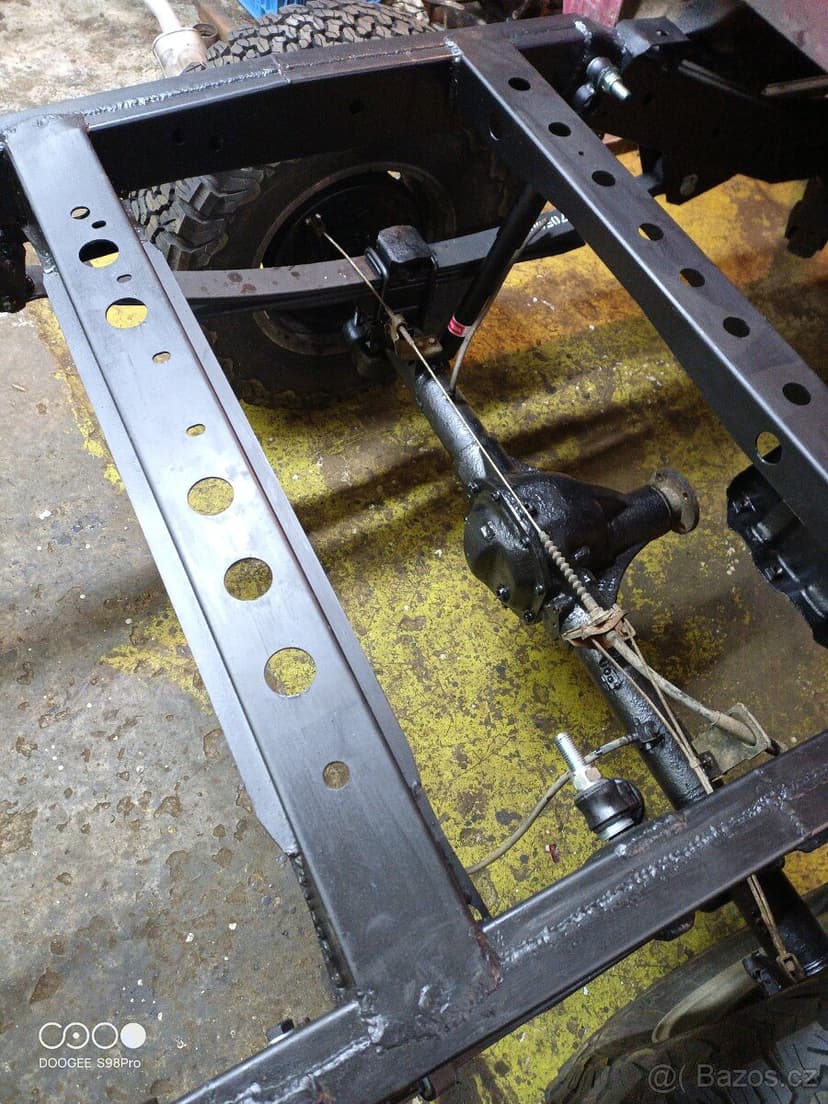 nosný rám NISSAN pick up navara d22 np300