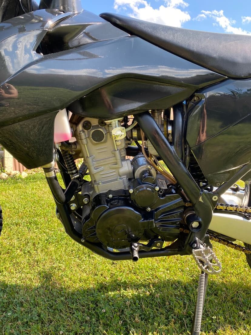 Enduro motorka 300ccm