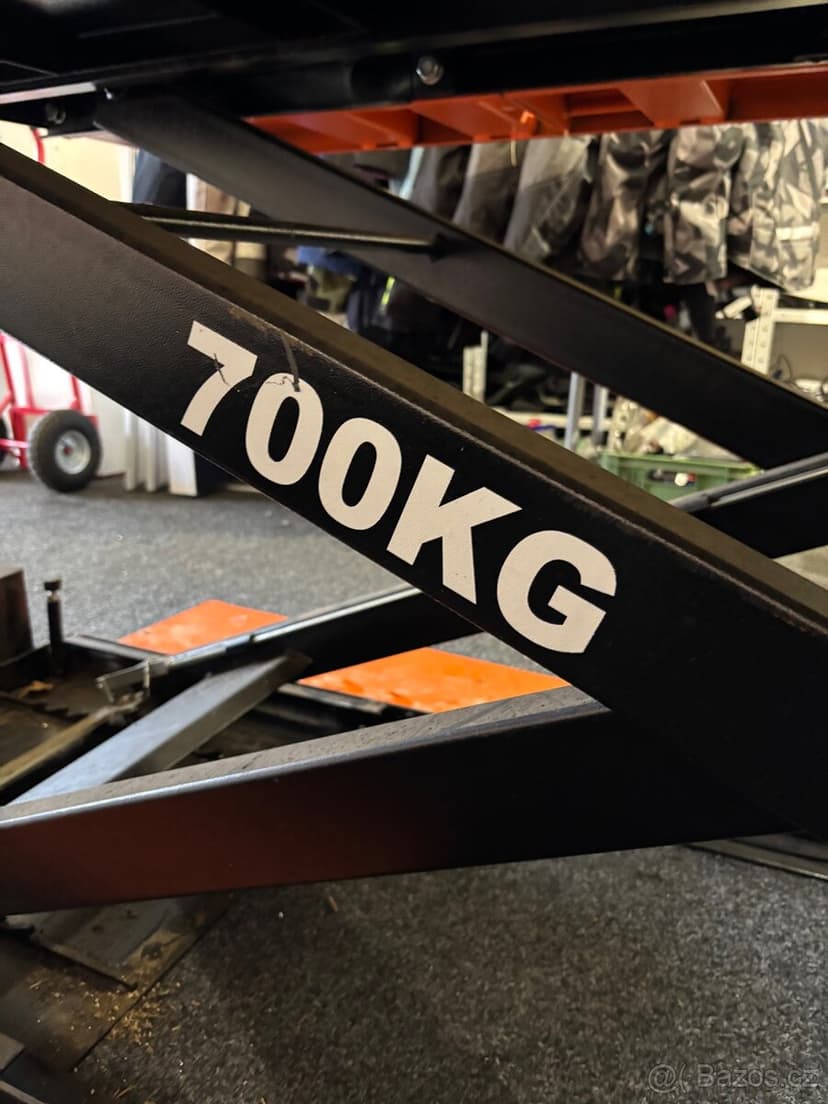 Servisní plošina na čtyřkolky a motorky