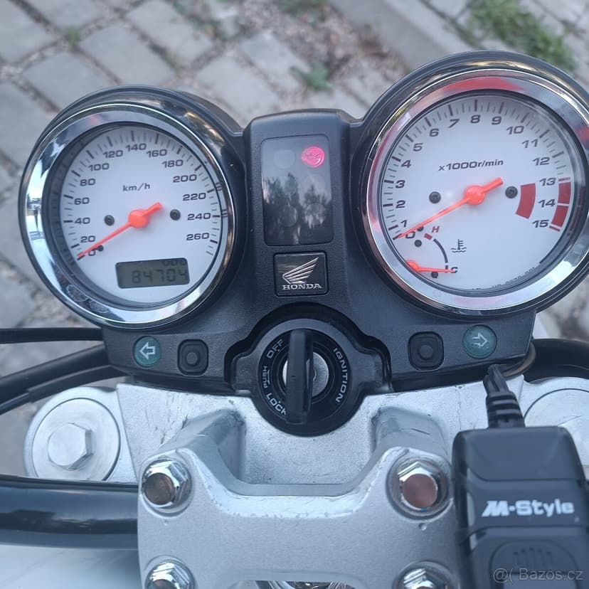 Honda CB600F Hornet, r. v. 2004 – připravena, sednout a jet