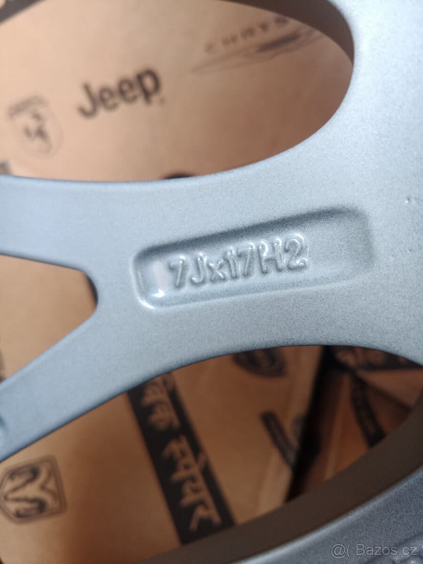 Nové alu disky orig. Jeep Cherokee 5x110 r17