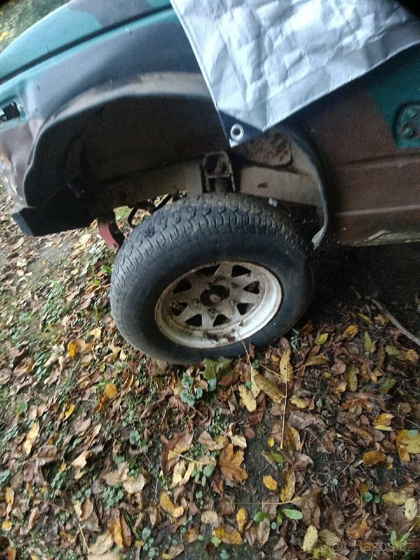 Kola Suzuki Samurai Vitara jimny