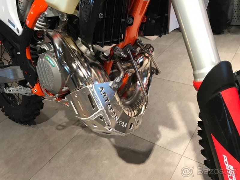 KTM, Husqvarna, Gas Gas zesílený kryt motor a kolene výfuku