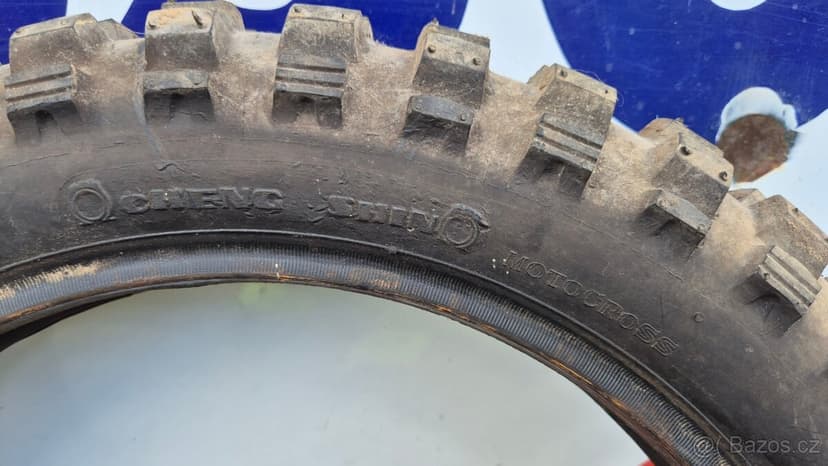 Cross pneumatika (drapák)