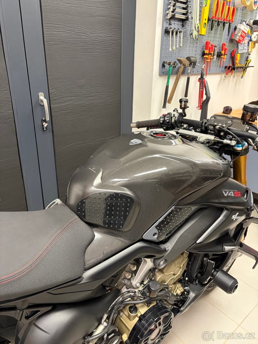 Kryt nádrže karbon - Ducati