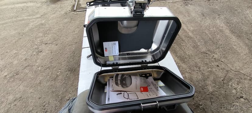 Kufry givi Dolomiti 30l a držák kufru