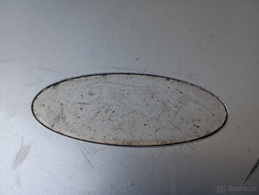 2 poklice,celoplošné kryty kol Ford Sierra, Escort