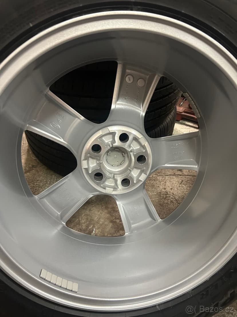 Land Rover Defender R20