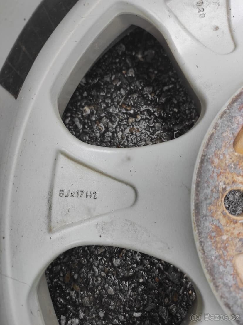 ALU disky na Toyota Hilux 8J x 17