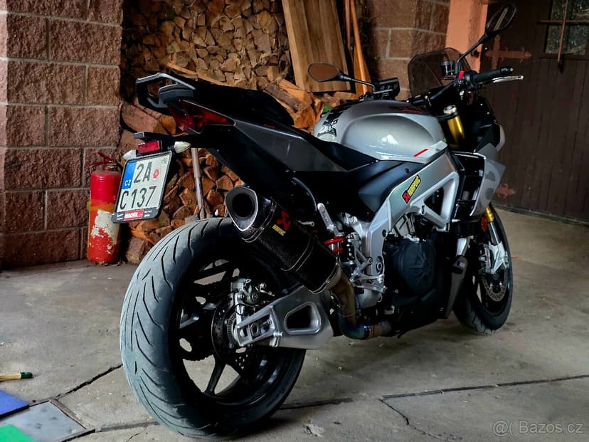 Aprilia Tuono V4 1100RR - ČR, stav nové motorky, Akrapovič