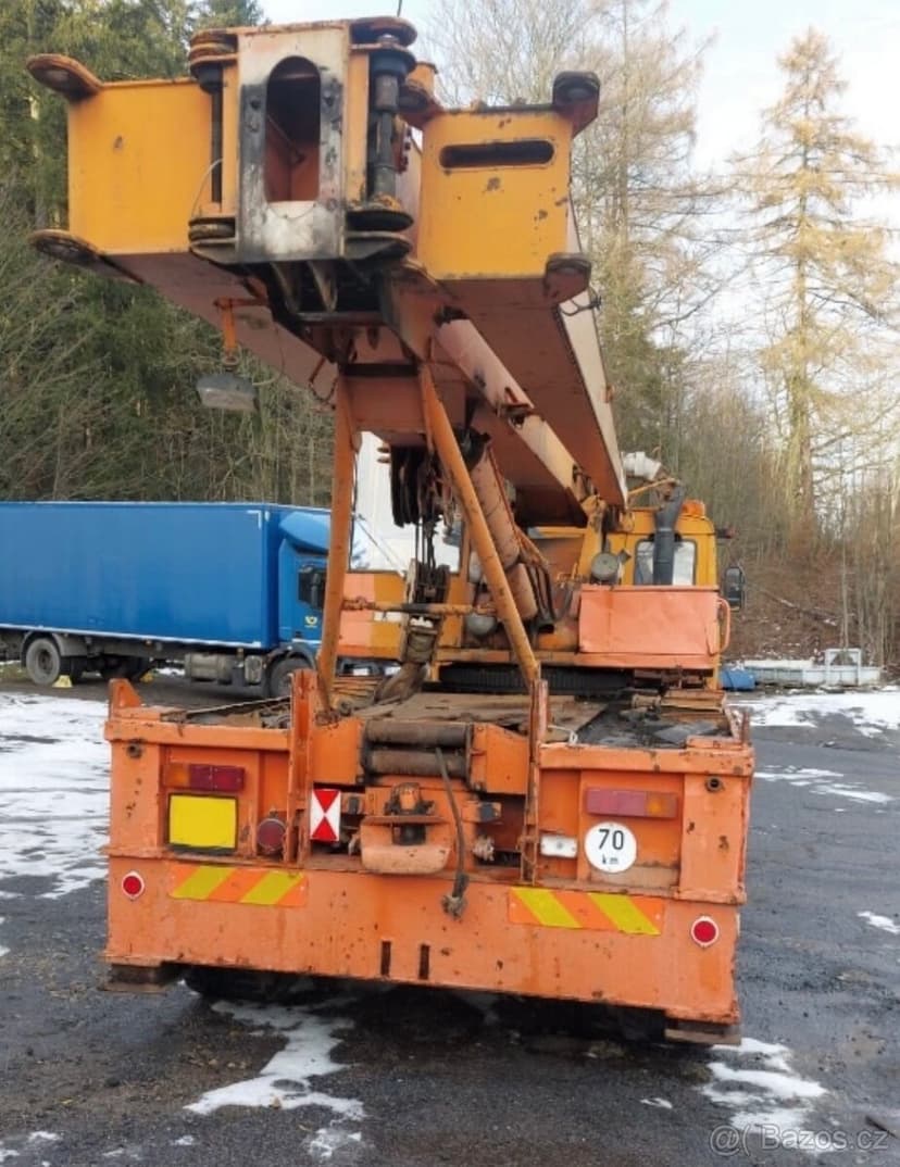 Tatra AV 14 - jeřáb