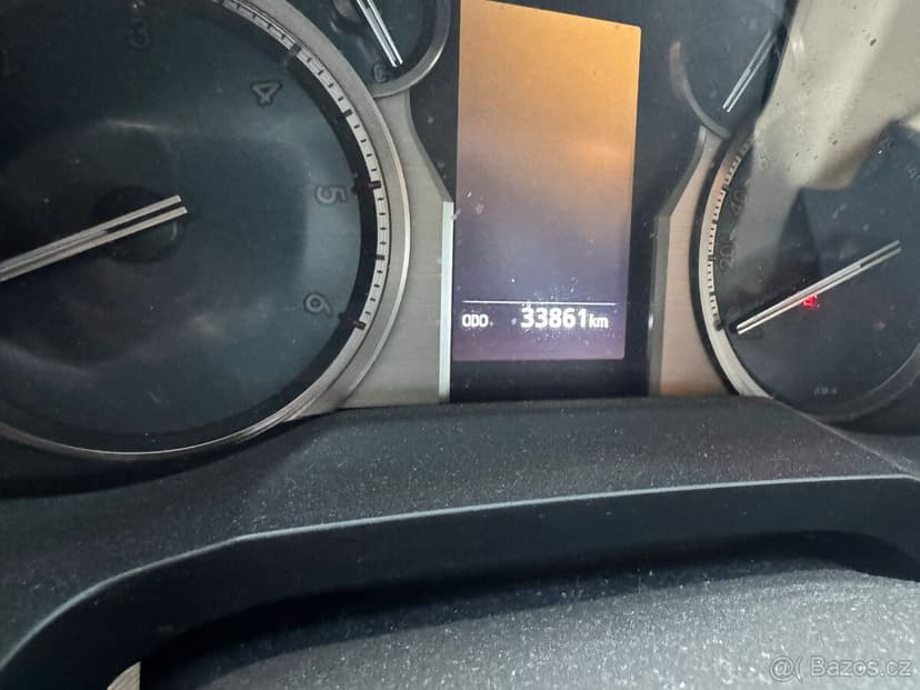 Prodám ..Toyotu land cruiser 150