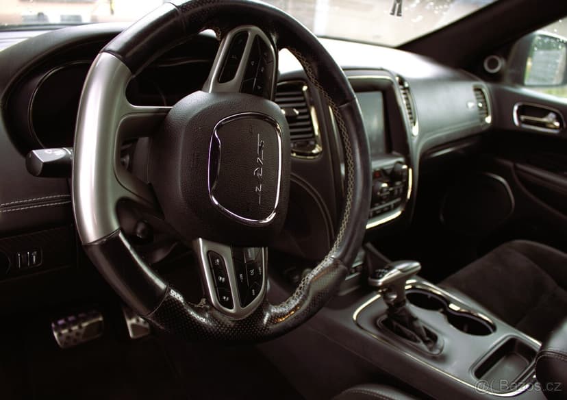 Pronájem Dodge Durango 6.4 SRT