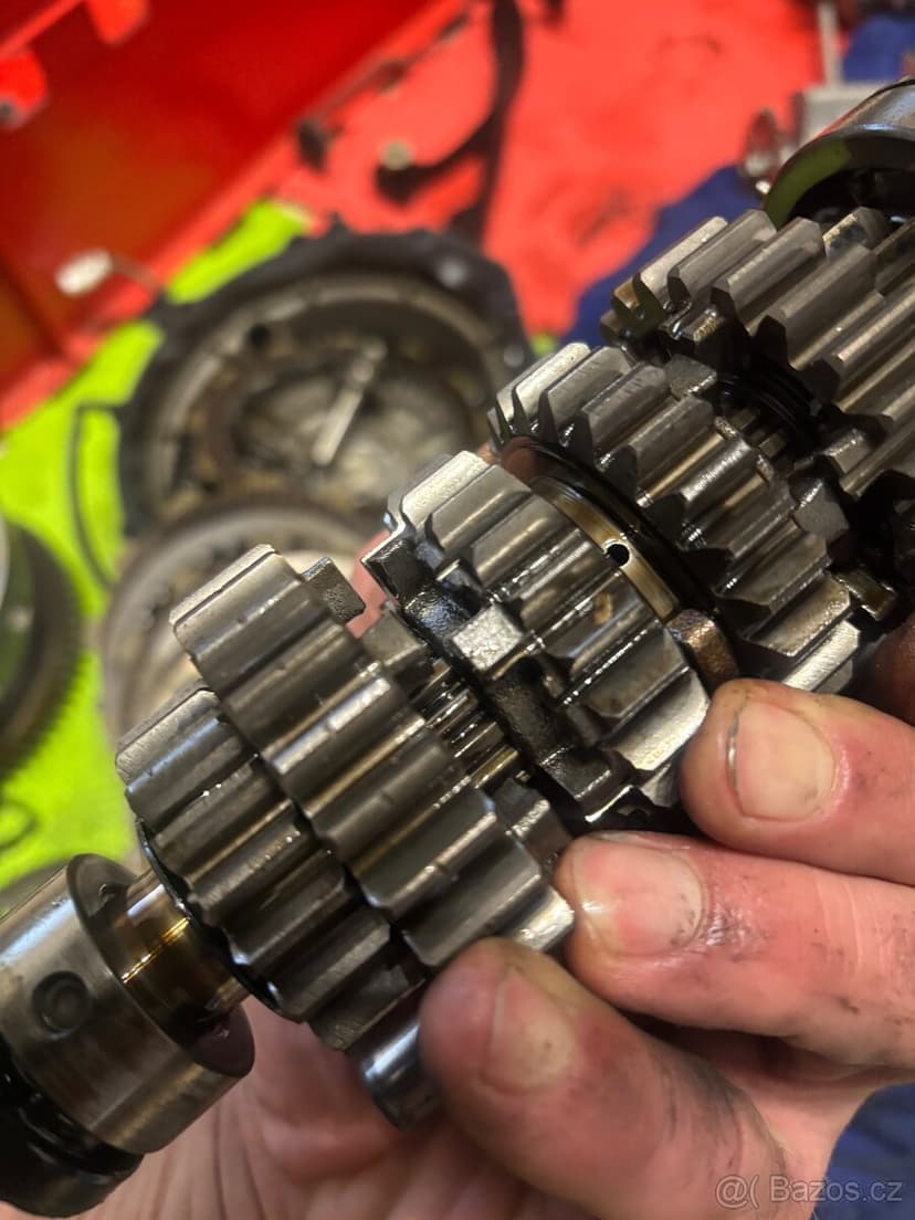 Prevodovka spojka klika atd. na Suzuki Gsxr 750 600 06-10