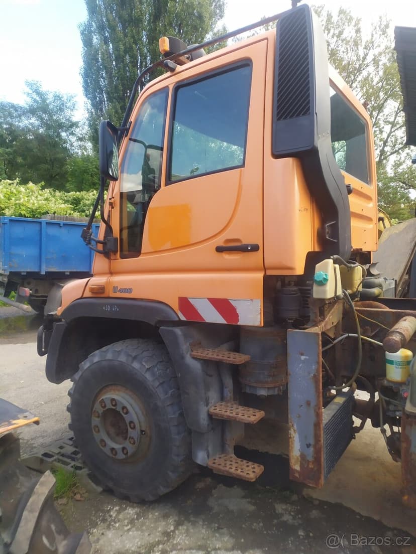 Mercedes Unimog U400 r.v. 2002 CZ Doklady