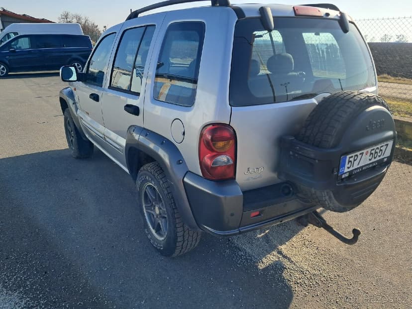 Jeep cherokee kj liberty