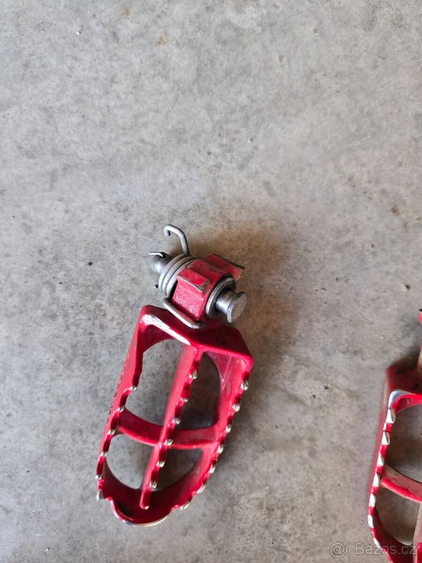 Stupačky Husqvarna 125