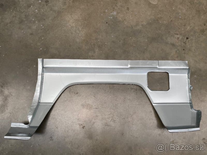 Lem zadného blatníka Toyota Land Cruiser 70-73