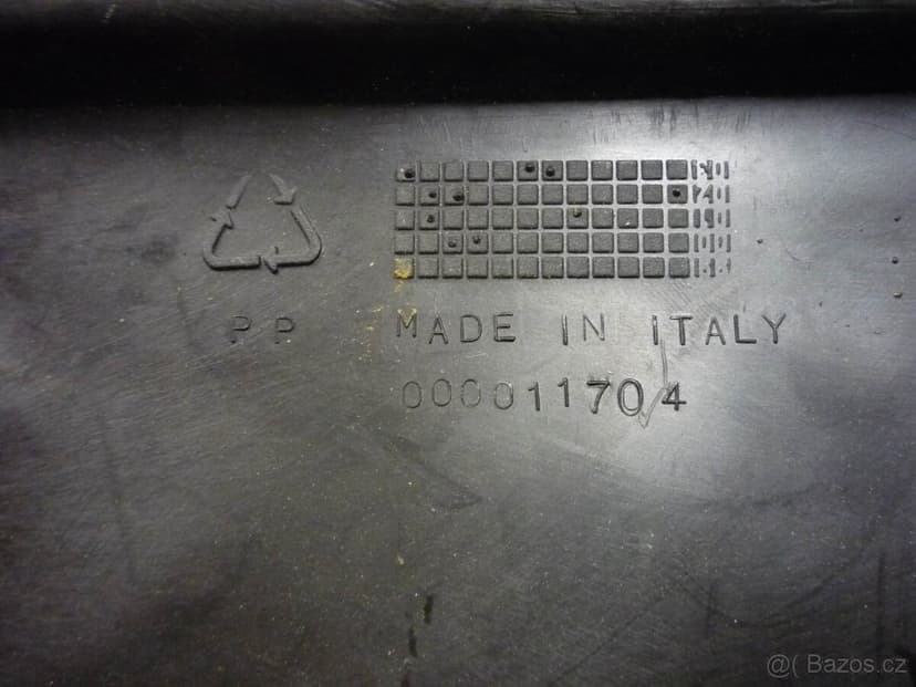 Suzuki DRZ 400 r.v.2006 podsedadlový plast